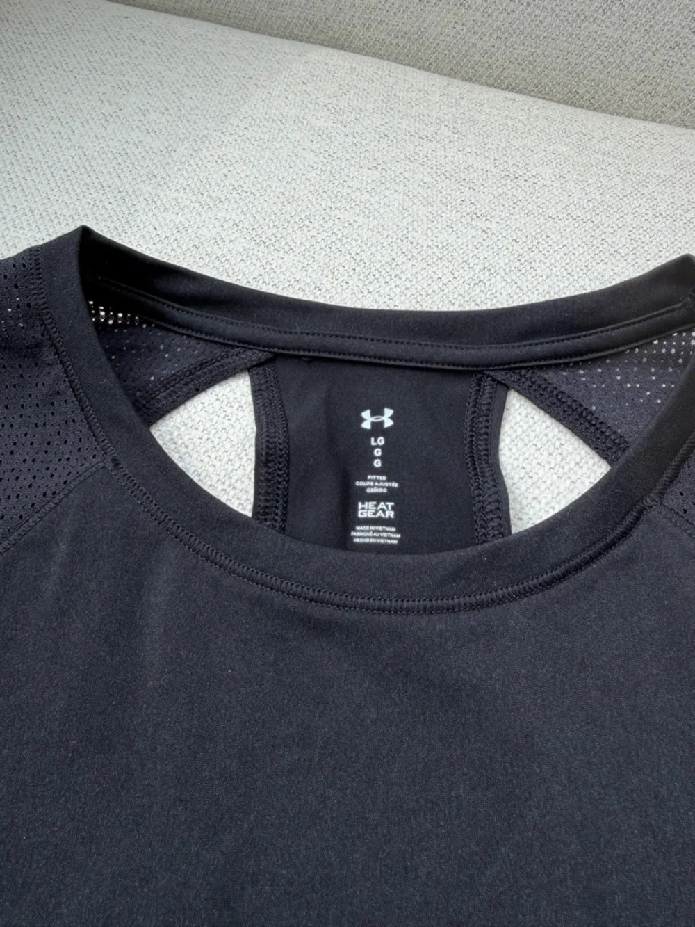 Under Armour Black Long Sleeve Training Top Women’s Size L HeatGear Athletic - Picture 3 of 6
